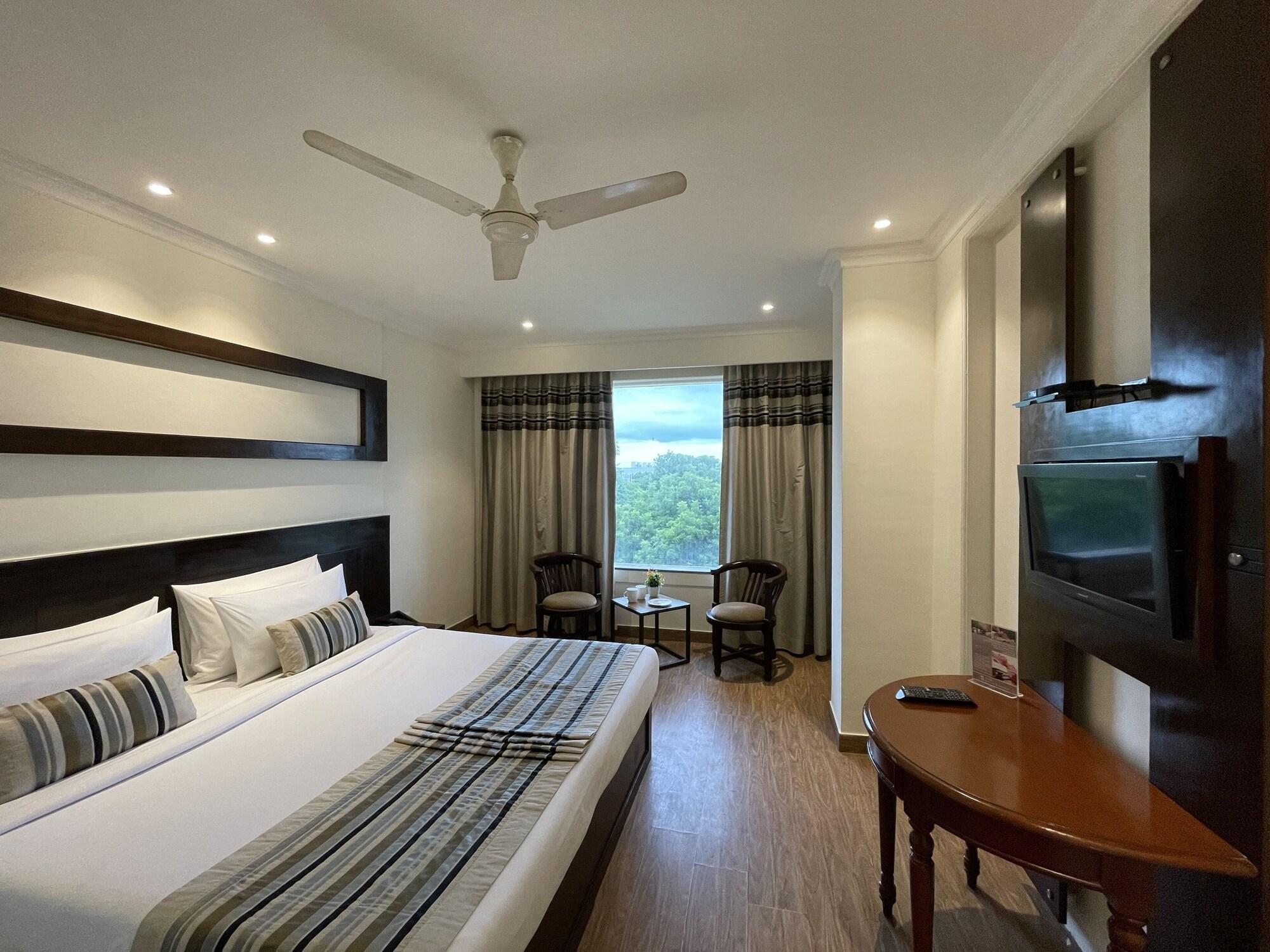 Royale Sarovar Portico Agra Agra  Exterior photo