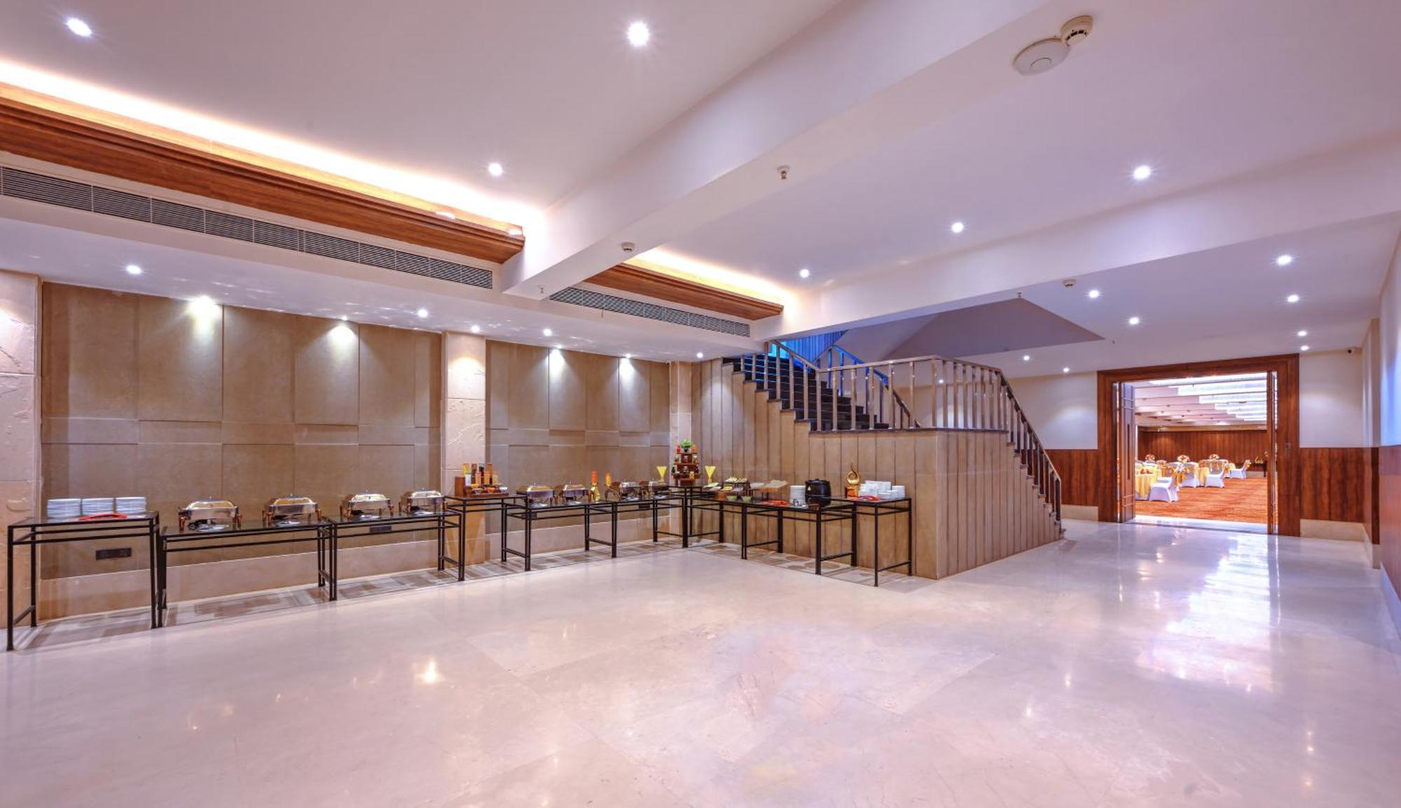 Royale Sarovar Portico Agra Agra  Exterior photo