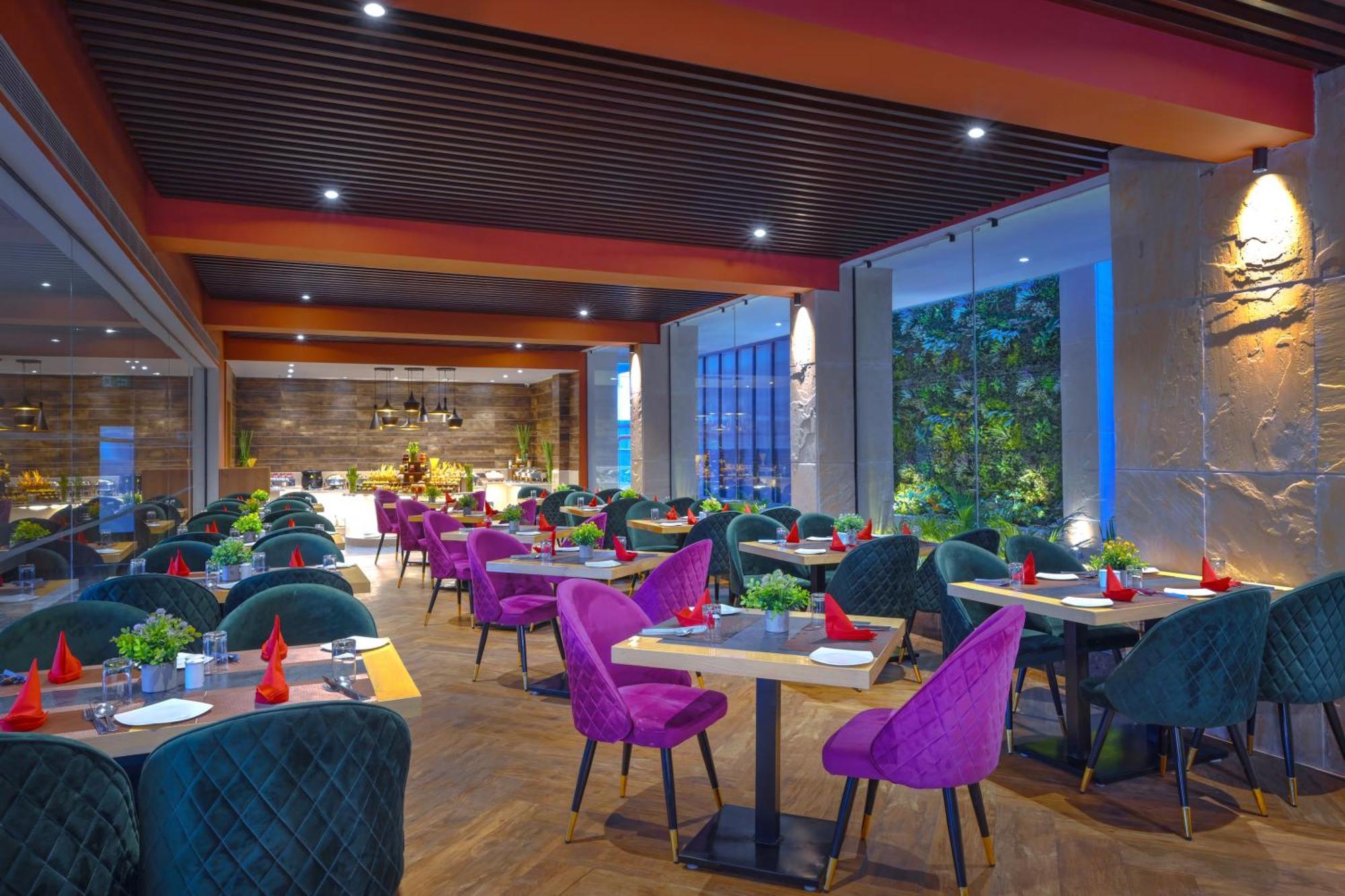 Royale Sarovar Portico Agra Agra  Exterior photo