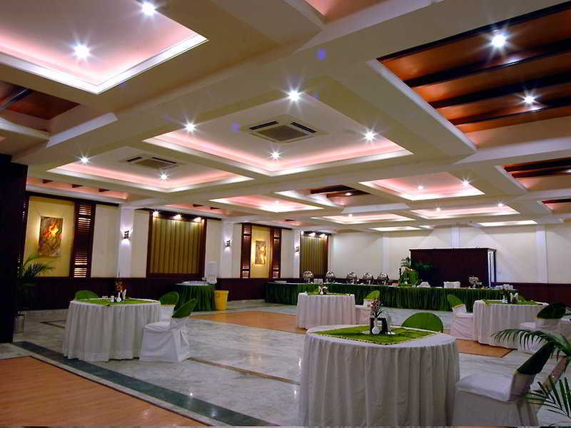 Royale Sarovar Portico Agra Agra  Exterior photo